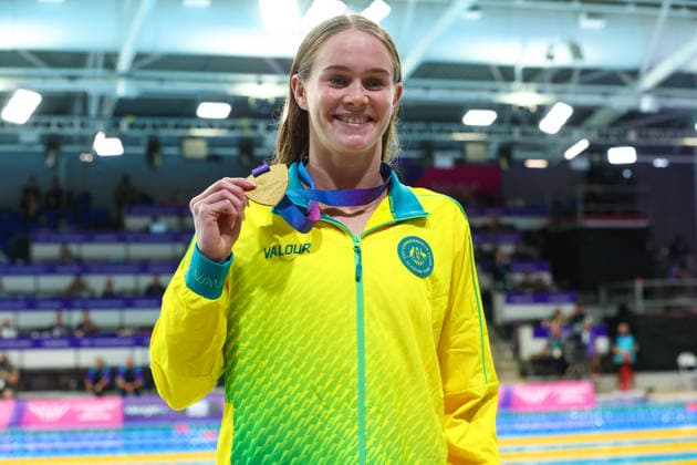 July 27, 2026, Glasgow, Scotland, Great Britain: ALEX PERKINS of Australia poses with her gold medal in the Swimming Women s 100m Butterfly Medal Ceremony of the Commonwealth Games Glasgow 2026 at the Tollcross International Swimming Centre in Glasgow, Scotland. Glasgow Great Britain - ZUMAc179 20260727_zep_c179_483 Copyright: xMickaelxChavetx