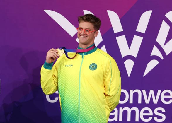 July 27, 2026, Glasgow, Scotland, Great Britain: SAM WILLIAMSON of Australia poses with the gold medal during the Swimming Men s 50m Breaststroke Medal Ceremony of the Commonwealth Games Glasgow 2026 at the Tollcross International Swimming Centre in Glasgow, Scotland. Commowealth Games 2026: Swimming  - ZUMAc179 20260727_zep_c179_500 Copyright: xMickaelxChavetx