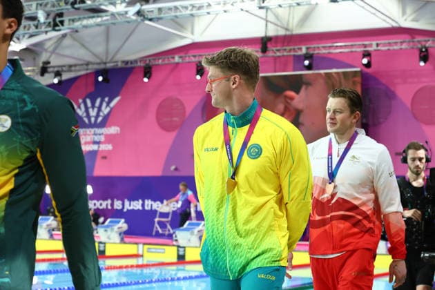 July 27, 2026, Glasgow, Scotland, Great Britain: SAM WILLIAMSON of Australia walks with the gold medal around his necks during the Swimming Men s 50m Breaststroke Medal Ceremony of the Commonwealth Games Glasgow 2026 at the Tollcross International Swimming Centre in Glasgow, Scotland. Glasgow Great Britain - ZUMAc179 20260727_zep_c179_518 Copyright: xMickaelxChavetx