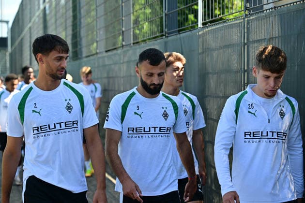28.07.2026; Moenchengladbach; Fussball, Herren, Saison 2026 2027, Training Borussia Moenchengladbach v. li. Fabio Chiarodia (Gladbach), Franck Honorat (Gladbach), Lukas Ullrich (Gladbach) DFL regulations prohibit any use of photographs as image sequences and or quasi-video. ista-Borussia-Park NRW Deutschland *** July 28, 2026, Mönchengladbach Soccer, Men s, 2026–2027 season, Borussia Mönchengladbach training: from left, Fabio Chiarodia (Gladbach), Franck Honorat (Gladbach), Lukas Ullrich (Gladbach). DFL regulations prohibit any use of photographs as image sequences and or quasi-video content at Borussia Park, North Rhine-Westphalia, Germany.