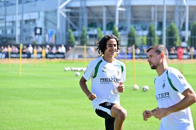 28.07.2026; Moenchengladbach; Fussball, Herren, Saison 2026 2027, Training Borussia Moenchengladbach Wael Mohya (Gladbach); vorne rechts Kevin Stoeger (Gladbach) DFL regulations prohibit any use of photographs as image sequences and or quasi-video. ista-Borussia-Park NRW Deutschland *** July 28, 2026, Mönchengladbach Soccer, Men s, 2026–2027 Season, Borussia Mönchengladbach Training: Wael Mohya (Gladbach, front right), Kevin Stoeger (Gladbach). DFL regulations prohibit any use of photographs as image sequences and or quasi-video content. Borussia Park, NRW, Germany