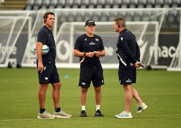 (L to R) Tim Sampson - Edinburgh Rugby attack coach, Brad Davis - Edinburgh Rugby Defence Coach and Sean Everitt - Edinburgh Rugby head coach. Edinburgh Rugby training, Oriam Sports complex, Edinburgh, Scotland, UK - 28 Jul 2026Edinburgh Oriam Sports complex Scotland United Kingdom  Copyright: xGibson Fotosport Shutterstockx 17020775l
