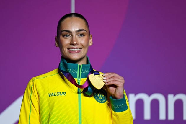 COM26 ARTISTIC GYMNASTICS, Breanna Scott of Australia poses for photographs on the podium after winning the Artistic Gymnastics Women™s Balance Bean Final during the Glasgow 2026 Commonwealth Games at the Glasgow International Arena in Glasgow, Scotland, Tuesday, July 28, 2026. ( NO ARCHIVING, EDITORIAL USE ONLY Glasgow Scotland United Kingdom  Copyright: xLUKASxCOCHx 20260728187185156176
