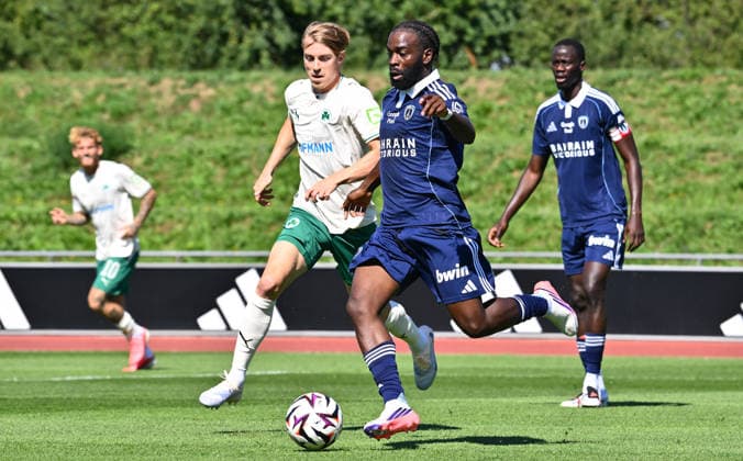 28.07.2026 - Fussball - Saison 2026 2027 - Testspiel Freundschaftsspiel Vorbereitungsspiel - Paris FC - SpVgg Greuther Fürth ( Kleeblatt ) - - Sportfoto Zink - xwoxzix - regulations prohibit any use of photographs as image sequences and or quasi-video - only for editorial use - Gian Luca Gian-Luca Itter (27, SpVgg Greuther Fürth ) Lassine Sinayoko (99, Paris FC) *** July 28, 2026 Soccer Season 2026–2027 Exhibition Match Friendly Match Preseason Match Paris FC SpVgg Greuther Fürth Kleeblatt Sports Photo by Zink xwoxzix; regulations prohibit any use of photographs as image sequences and or quasi-video; for editorial use only. Gian Luca Gian Luca Itter 27, SpVgg Greuther Fürth Lassine Sinayoko 99, Paris FC