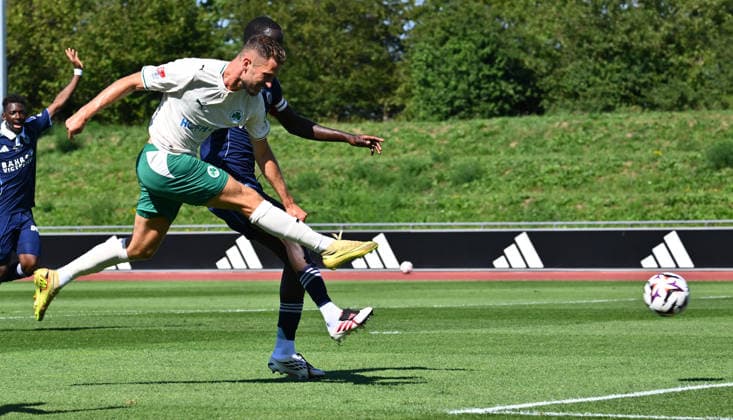 28.07.2026 - Fussball - Saison 2026 2027 - Testspiel Freundschaftsspiel Vorbereitungsspiel - Paris FC - SpVgg Greuther Fürth ( Kleeblatt ) - - Sportfoto Zink - xwoxzix - regulations prohibit any use of photographs as image sequences and or quasi-video - only for editorial use - Dennis Srbeny (7, SpVgg Greuther Fürth ) Moustapha Mbow (5, Paris FC) Chance Torchance *** July 28, 2026 Soccer Season 2026–2027 Exhibition Match Friendly Match Preseason Match Paris FC vs. SpVgg Greuther Fürth Kleeblatt Sports Photo by Zink xwoxzix; regulations prohibit any use of photographs as image sequences and or quasi-video; for editorial use only. Dennis Srbeny 7, SpVgg Greuther Fürth Moustapha Mbow 5, Paris FC Chance Goal-scoring opportunity
