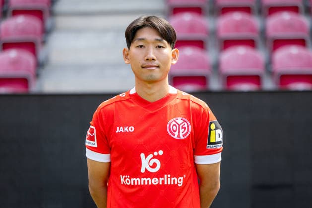 Fussball - Porträttermin 2026 2027 - 1. FSV Mainz 05 - 23.07.26, Hyung-Seok Hong - 1. FSV Mainz 05, 1.BL, Porträttermin 2026 2027, - *** Soccer Profile Session 2026 2027 1 FSV Mainz 05 23 07 26, Hyung Seok Hong 1 FSV Mainz 05, 1 Bundesliga, Profile Session 2026 2027,