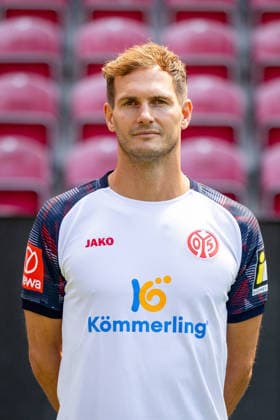 Fussball - Porträttermin 2026 2027 - 1. FSV Mainz 05 - 23.07.26, Jonas Grünewald (stellvertretende Leitung Performance) - 1. FSV Mainz 05, 1.BL, Porträttermin 2026 2027, - *** Soccer Profile Session 2026–2027 1 FSV Mainz 05 23 07 26, Jonas Grünewald, Deputy Head of Performance at 1 FSV Mainz 05, 1 Bundesliga, Profile Session 2026–2027,