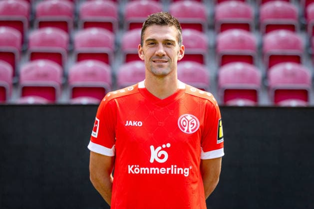 Fussball - Porträttermin 2026 2027 - 1. FSV Mainz 05 - 23.07.26, Stefan Bell - 1. FSV Mainz 05, 1.BL, Porträttermin 2026 2027, - *** Soccer Profile Session 2026 2027 1 FSV Mainz 05 23 07 26, Stefan Bell 1 FSV Mainz 05, 1 Bundesliga, Profile Session 2026 2027,