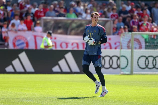 Jonas Urbig (FC Bayern Muenchen, 40), GER, Oeffentliches Training, FC Bayern Muenchen, Fussball, Saison 2026 2027, 28.07.2026, GER, Oeffentliches Training, FC Bayern Muenchen, Fussball, Saison 2026 2027, 28.07.2026 Rottach-Egern *** Jonas Urbig, FC Bayern Munich, 40, GER, Open Practice, FC Bayern Munich, Soccer, 2026–2027 Season, July 28, 2026, GER, Open Practice, FC Bayern Munich, Soccer, 2026–2027 Season, July 28, 2026, Rottach-Egern Copyright: xEibner-Pressefoto JennixMaulx EP_JML