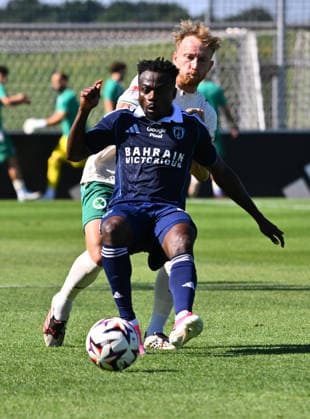 28.07.2026 - Fussball - Saison 2026 2027 - Testspiel Freundschaftsspiel Vorbereitungsspiel - Paris FC - SpVgg Greuther Fürth ( Kleeblatt ) - - Sportfoto Zink - xwoxzix - regulations prohibit any use of photographs as image sequences and or quasi-video - only for editorial use - Moses Simon (27, Paris FC) vor Jannik Dehm ( 23, SpVgg Greuther Fürth ) *** July 28, 2026 Soccer Season 2026–2027 Exhibition Match Friendly Match Preseason Match Paris FC SpVgg Greuther Fürth Kleeblatt Sports Photo Zink xwoxzix Regulations prohibit any use of photographs as image sequences and or quasi-video; for editorial use only. Moses Simon 27, Paris FC vs. Jannik Dehm 23, SpVgg Greuther Fürth