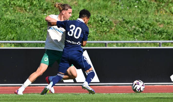 28.07.2026 - Fussball - Saison 2026 2027 - Testspiel Freundschaftsspiel Vorbereitungsspiel - Paris FC - SpVgg Greuther Fürth ( Kleeblatt ) - - Sportfoto Zink - xwoxzix - regulations prohibit any use of photographs as image sequences and or quasi-video - only for editorial use - Mika Wallentowitz (21, SpVgg Greuther Fürth ) El Hadary Raherriniaina (30, Paris FC) *** July 28, 2026 Soccer Season 2026–2027 Exhibition Match Friendly Match Preseason Match Paris FC SpVgg Greuther Fürth Kleeblatt Sports Photo by Zink xwoxzix; regulations prohibit any use of photographs as image sequences and or quasi-video; for editorial use only. Mika Wallentowitz 21, SpVgg Greuther Fürth El Hadary Raherriniaina 30, Paris FC