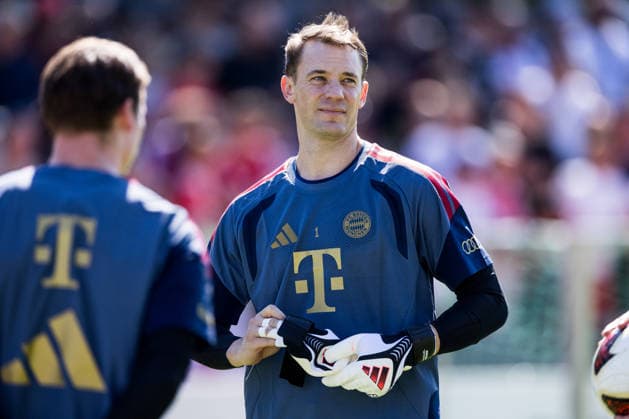ROTTACH-EGERN, GERMANY - JULY 28: Manuel Neuer (FC Bayern Muenchen, 1) smiling during a training session at trainings camp in Rottach-Egern of season 2026 27 at Stadion am Birkenmoos on July 28, 2026 in Rottach-Egern, Germany. Bavaria Germany Copyright: xSteffiexWunderlx