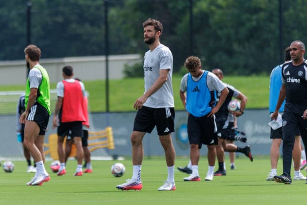 CHARLOTTE, NORTH CAROLINA - JULY 27, 2026: Thomas Müller of the MLS, Fussball Herren, USA All-Stars walking during the 2026 MLS All-Star training at the Atrium Health Performance Park in Charlotte, North Carolina. (Photo by Dennis Rojas Di Sports Photo Agency) Charlotte Atrium Health Performance Park North Carolina Copyright: xDennisxRojasx