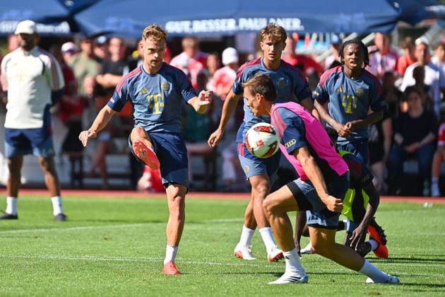 Joshua KIMMICH (Bayern Muenchen), Aktion,Zweikampf gegen Joao PALHINHA (Bayern Muenchen). Oeffentliches Training FC Bayern Muenchen im Trainingslager in Rottach Egern am 28.07.2026. Fussball 1. Bundesliga,Saison 2026 2027. *** Joshua KIMMICH, Bayern Munich, Action,Tackle against Joao PALHINHA, Bayern Munich, Open Training Session, FC Bayern Munich at the training camp in Rottach-Egern on July 28, 2026, Soccer, Bundesliga 1, 2026–2027 Season