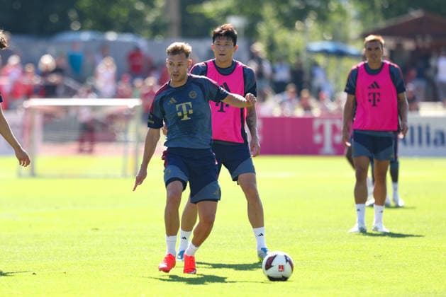 Joshua Kimmich (FC Bayern Muenchen, 06) mit Minjae Kim (FC Bayern Muenchen, 03), GER, Oeffentliches Training, FC Bayern Muenchen, Fussball, Saison 2026 2027, 28.07.2026, GER, Oeffentliches Training, FC Bayern Muenchen, Fussball, Saison 2026 2027, 28.07.2026 Rottach-Egern *** Joshua Kimmich, FC Bayern Munich, 06, with Minjae Kim, FC Bayern Munich, 03, GER, Open Practice, FC Bayern Munich, Soccer, 2026–2027 Season, July 28, 2026, GER, Open Practice, FC Bayern Munich, Soccer, 2026–2027 Season, July 28, 2026, Rottach-Egern Copyright: xEibner-Pressefoto JennixMaulx EP_JML