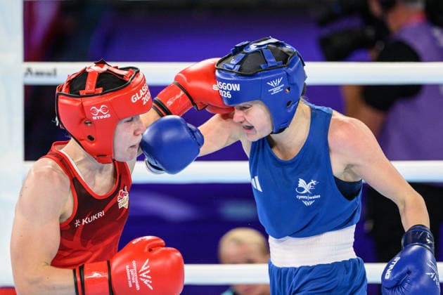 July 28, 2026, Glasgow, Scotland: Lauren MACKIE of England Bets Helen Jones from Wales (blue) Glasgow Commonwealth Games at Tollcross International swimming Centre Glasgow, Scotland on Tuesday 28th July 2026. Glasgow Scotland - ZUMAr144 20260728_zap_r144_028 Copyright: xJaynexRussellx