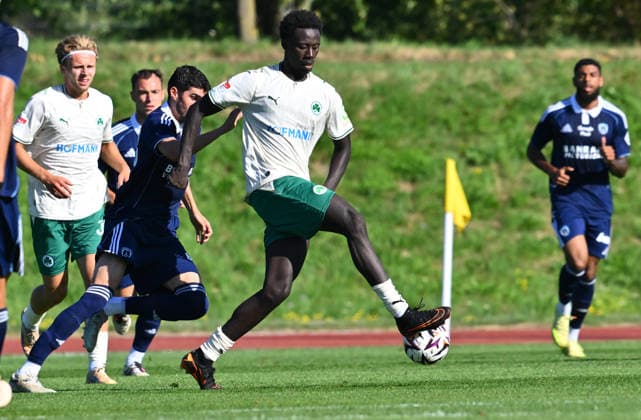 28.07.2026 - Fussball - Saison 2026 2027 - Testspiel Freundschaftsspiel Vorbereitungsspiel - Paris FC - SpVgg Greuther Fürth ( Kleeblatt ) - - Sportfoto Zink - xwoxzix - regulations prohibit any use of photographs as image sequences and or quasi-video - only for editorial use - Omar Sillah (42, SpVgg Greuther Fürth ) *** July 28, 2026 Soccer Season 2026–2027 Exhibition Match Friendly Match Preseason Match Paris FC SpVgg Greuther Fürth Kleeblatt Sports Photo by Zink xwoxzix; regulations prohibit any use of photographs as image sequences and or quasi-video; for editorial use only. Omar Sillah 42, SpVgg Greuther Fürth