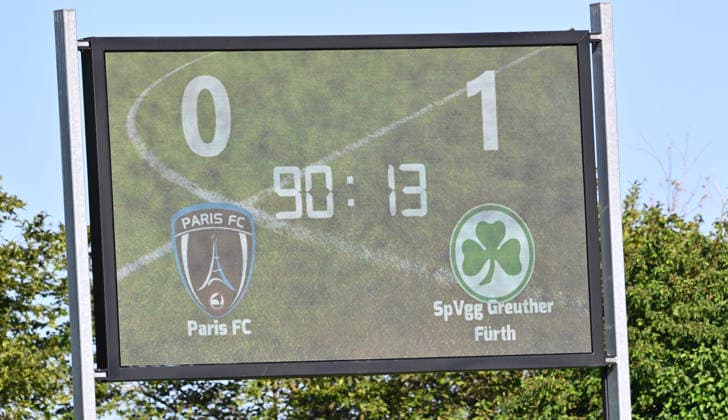 28.07.2026 - Fussball - Saison 2026 2027 - Testspiel Freundschaftsspiel Vorbereitungsspiel - Paris FC - SpVgg Greuther Fürth ( Kleeblatt ) - - Sportfoto Zink - xwoxzix - regulations prohibit any use of photographs as image sequences and or quasi-video - only for editorial use - Endergebnis auf Anzeigetafel *** July 28, 2026 Soccer Season 2026–2027 Exhibition Match Friendly Match Preseason Match Paris FC SpVgg Greuther Fürth Kleeblatt Sports Photo by Zink xwoxzix; regulations prohibit any use of photographs as image sequences and or quasi-video; for editorial use only. Final score on scoreboard