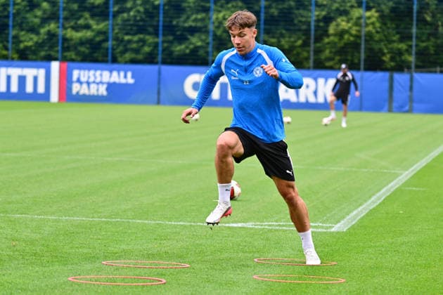 28.07.2026, Fußball, Herren, 2.BL, Saison 2026 2027, Training Holstein Kiel Moritz Reimers Kiel, Projensdorf Projensdorf, Trainigsplatz Schleswig-Holstein Deutschland *** July 28, 2026, Soccer, Men s, 2nd Division, 2026–2027 Season, Holstein Kiel Training, Moritz Reimers, Kiel, Projensdorf, Projensdorf, Training Field, Schleswig-Holstein, Germany