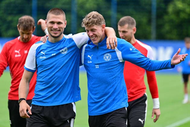 28.07.2026, Fußball, Herren, 2.BL, Saison 2026 2027, Training Holstein Kiel Marcus Müller (li.) mit Alexander Bernhardsson Kiel, Projensdorf Projensdorf, Trainigsplatz Schleswig-Holstein Deutschland *** July 28, 2026, Soccer, Men s, 2nd Division, 2026–2027 Season, Holstein Kiel Training: Marcus Müller (left) with Alexander Bernhardsson, Kiel, Projensdorf, Projensdorf, Training Ground, Schleswig-Holstein, Germany