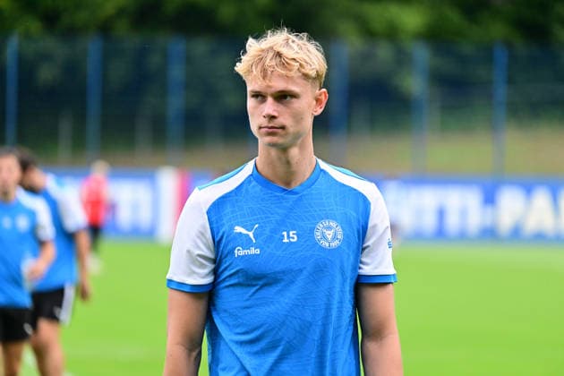 28.07.2026, Fußball, Herren, 2.BL, Saison 2026 2027, Training Holstein Kiel Kasper Davidsen Kiel, Projensdorf Projensdorf, Trainigsplatz Schleswig-Holstein Deutschland *** July 28, 2026, Soccer, Men s, 2nd Division, 2026–2027 Season, Holstein Kiel Training, Kasper Davidsen, Kiel, Projensdorf, Projensdorf, Training Field, Schleswig-Holstein, Germany
