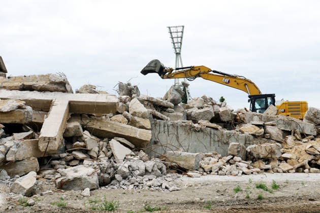 28.07.2026, Berlin - Deutschland. Blick auf Bauarbeiten und den Abriss des Friedrich-Ludwig-Jahn-Stadions. *** July 28, 2026, Berlin, Germany: A view of construction work and the demolition of the Friedrich Ludwig Jahn Stadium