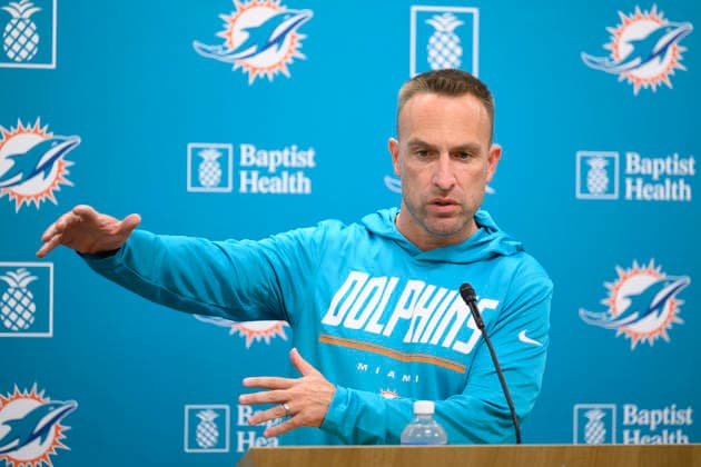 MIAMI GARDENS, FL - JULY 28: Miami Dolphins head coach Jeff Hafley gestures as he speaks to the media during the Miami Dolphins Training Camp on August 28, 2026, at the Baptist Health Training Complex in Miami Gardens, FL. (Photo by Doug Murray Icon Sportswire) NFL, American Football Herren, USA JUL 28 Dolphins Training Camp EDITORIAL USE ONLY Icon79626072804