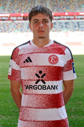 Düsseldorf , Deutschland, 3. Fussball Bundesliga Saison 2026 2027 Levi Mentzel ; Fortuna Düsseldorf 1895 ; 3.Liga, Porträttermin 2026 2027, *** Düsseldorf, Germany, 2026–2027 Bundesliga Season, Levi Mentzel, Fortuna Düsseldorf 1895, 3. Liga, Photo Shoot 2026–2027,
