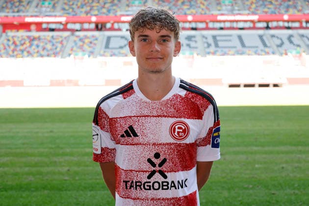Düsseldorf , Deutschland, 3. Fussball Bundesliga Saison 2026 2027 Elias Arden ; Fortuna Düsseldorf 1895 ; 3.Liga, Porträttermin 2026 2027, *** Düsseldorf, Germany, 2026–2027 Bundesliga Season, Elias Arden, Fortuna Düsseldorf 1895, 3. Liga, Photo Shoot 2026–2027,