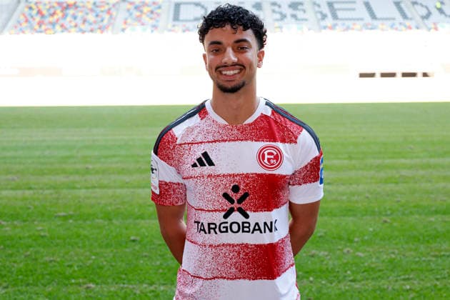 Düsseldorf , Deutschland, 3. Fussball Bundesliga Saison 2026 2027 Hamza Anhari ; Fortuna Düsseldorf 1895 ; 3.Liga, Porträttermin 2026 2027, *** Düsseldorf, Germany, 2026–2027 Bundesliga Season, Hamza Anhari, Fortuna Düsseldorf 1895 (3. Liga), Photo Shoot 2026–2027,