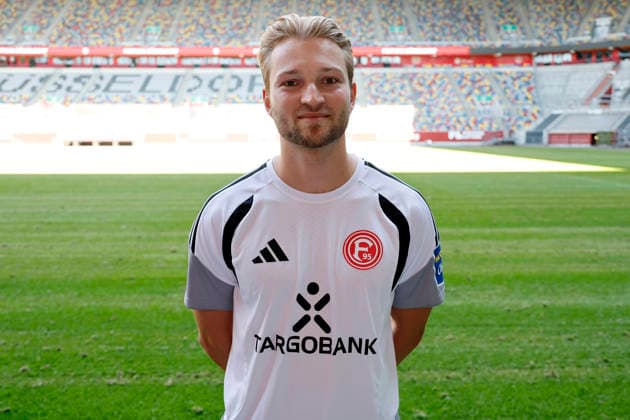 Düsseldorf , Deutschland, 3. Fussball Bundesliga Saison 2026 2027 Jonathan Hoppe ; Fortuna Düsseldorf 1895 ; 3.Liga, Porträttermin 2026 2027, *** Düsseldorf, Germany, 2026–2027 Bundesliga Season, Jonathan Hoppe, Fortuna Düsseldorf 1895, 3. Liga, Photo Shoot 2026–2027,