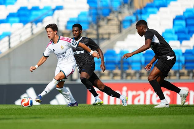 Real Madrid CF v CD LeganÃ s - Pre-Season Friendly Arda Güler of Real Madrid CF is seen in action under pressure during the pre-season friendly match between Real Madrid CF and CD LeganÃ s at Alfredo Di StÃ fano Stadium on July 28, 2026 in Madrid, Spain. Madrid Alfredo Di StÃ fano Stadium Madrid Spain Copyright: xGokhanxTanerx xPSxImagesxGokhanxTanerx xPSxImagesx
