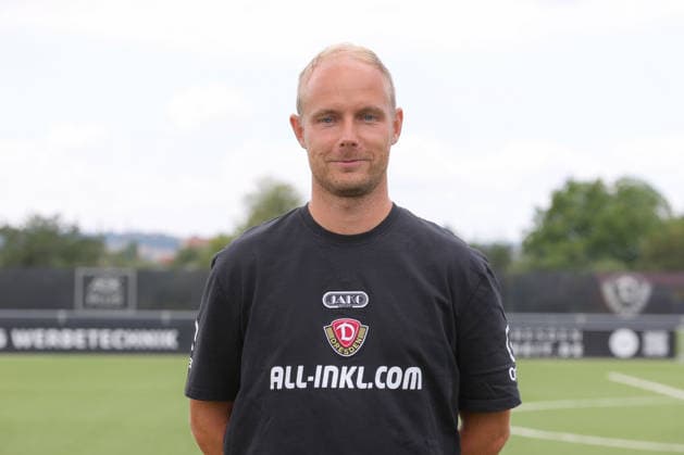 28.07.2026, xtgx, Fussball 2. Bundesliga, SG Dynamo Dresden Fototermin emspor, v.l. Co Trainer Sebastian König Porträttermin Dresden *** July 28, 2026, xtgx, Soccer 2. Bundesliga, SG Dynamo Dresden Photo Op for emspor, from left: Assistant Coach Sebastian König, Portrait Session in Dresden