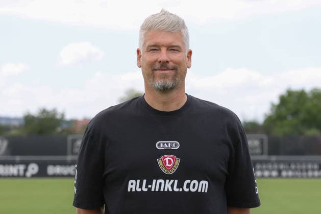 28.07.2026, xtgx, Fussball 2. Bundesliga, SG Dynamo Dresden Fototermin emspor, v.l. Physiotherapeut Henrik Lange Porträttermin Dresden *** July 28, 2026, xtgx, Soccer 2. Bundesliga, SG Dynamo Dresden Photo Shoot for emspor, from left: Physical Therapist Henrik Lange, Portrait Session in Dresden