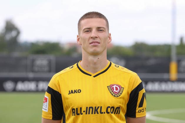 28.07.2026, xtgx, Fussball 2. Bundesliga, SG Dynamo Dresden Fototermin emspor, v.l. Tobias Raschl Porträttermin Dresden *** July 28, 2026, xtgx, Soccer 2. Bundesliga, SG Dynamo Dresden Photo Shoot for emspor, from left: Tobias Raschl Portrait Session in Dresden