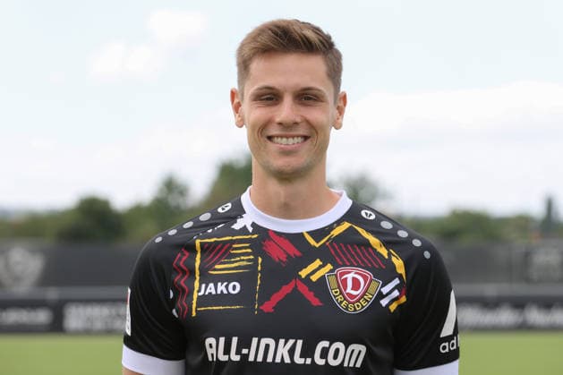 28.07.2026, xtgx, Fussball 2. Bundesliga, SG Dynamo Dresden Fototermin emspor, v.l. Daniel Mesenhöler Porträttermin Dresden *** July 28, 2026, xtgx, Soccer 2. Bundesliga, SG Dynamo Dresden photo shoot for emspor, from left: Daniel Mesenhöler portrait shoot in Dresden