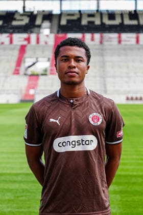 Joel Chima Fujita (FC St. Pauli, 16) GER, FC St. Pauli, Fussball, 28.07.2026 GER, FC St. Pauli, Fussball, 28.07.2026 Hamburg *** Joel Chima Fujita, FC St. Pauli, 16 GER, FC St. Pauli, soccer, team photo, July 28, 2026 GER, FC St. Pauli, soccer, team photo, July 28, 2026 Hamburg Copyright: xEibner-Pressefoto MarcelxvonxFehrnx EP_MFN