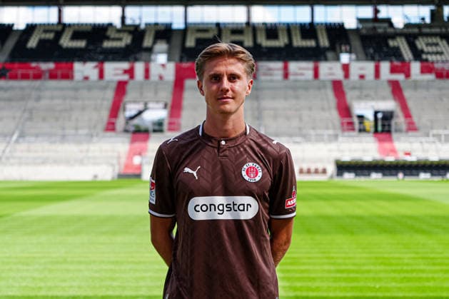 Erik Ahlstrand (FC St. Pauli, 14) GER, FC St. Pauli, Fussball, 28.07.2026 GER, FC St. Pauli, Fussball, 28.07.2026 Hamburg *** Erik Ahlstrand FC St. Pauli, 14 GER, FC St. Pauli, soccer, team photo, July 28, 2026 GER, FC St. Pauli, soccer, team photo, July 28, 2026 Hamburg Copyright: xEibner-Pressefoto MarcelxvonxFehrnx EP_MFN