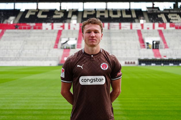 Rawley St. John (FC St. Pauli, 46) GER, FC St. Pauli, Fussball, 28.07.2026 GER, FC St. Pauli, Fussball, 28.07.2026 Hamburg *** Rawley St John FC St Pauli, 46 GER, FC St Pauli, soccer, team photo, July 28, 2026 GER, FC St Pauli, soccer, team photo, July 28, 2026 Hamburg Copyright: xEibner-Pressefoto MarcelxvonxFehrnx EP_MFN