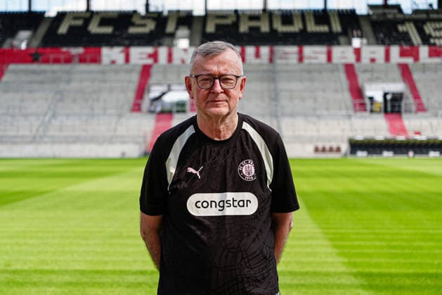 Siegmar Krahl (FC St. Pauli, Zeugwart) GER, FC St. Pauli, Fussball, 28.07.2026 GER, FC St. Pauli, Fussball, 28.07.2026 Hamburg *** Siegmar Krahl, FC St. Pauli, Equipment Manager, GER, FC St. Pauli, Soccer, Team Photo, July 28, 2026, GER, FC St. Pauli, Soccer, Team Photo, July 28, 2026, Hamburg Copyright: xEibner-Pressefoto MarcelxvonxFehrnx EP_MFN