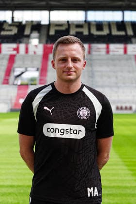 Marius Abraham (FC St. Pauli, Physiotherapeut) GER, FC St. Pauli, Fussball, 28.07.2026 GER, FC St. Pauli, Fussball, 28.07.2026 Hamburg *** Marius Abraham, FC St. Pauli, Physical Therapist, GER, FC St. Pauli, Soccer, Team Photo, July 28, 2026, GER, FC St. Pauli, Soccer, Team Photo, July 28, 2026, Hamburg Copyright: xEibner-Pressefoto MarcelxvonxFehrnx EP_MFN