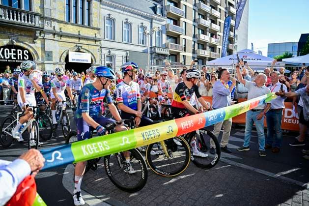 Na-Tourcriterium Roeselare - 28 07 2026 ROESELARE, BELGIUM - JULY 28 : Lucien Van Impe giving the start shot, Herregodts Rune (BEL) of UAE Team Emirates XRG, Evenepoel Remco (BEL) of Red Bull BORA Hansgrohe, Merlier Tim (BEL) of Soudal Quick Step before the start of the race during the post Tour de France criterium of Roeselare on July 28, 2026 in Roeselare, Belgium, 28 07 2026 Roeselare Belgium  Copyright: xJanxDexMeuleneirx