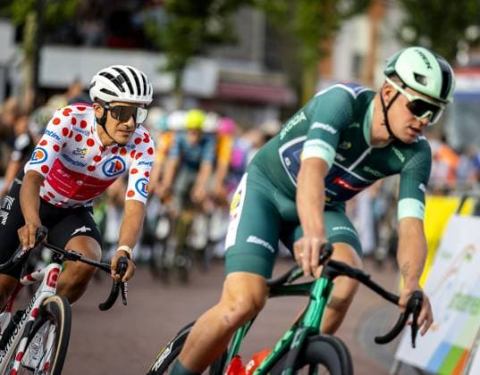 SURHUISTERVEEN - Richard Carapaz and Mads Pedersen in action during the 44th Profronde van Surhuisterveen. SEM VAN DER WAL ANP xVIxANPxSportx xxANPxIVx 564473029 originalFilename: 564473029.jpg