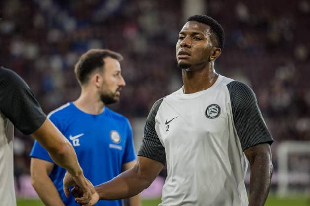 SOCCER - UEFA CL, Hearts vs Sturm EDINBURGH,SCOTLAND,28.JUL.26 - SOCCER - UEFA Champions League, qualification, Heart of Midlothian FC vs SK Sturm Graz. Image shows Jeyland Mitchell (Sturm) during warm-up.  GEPAxpictures xMatthiasxTrinkl