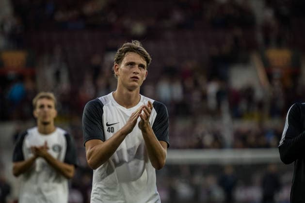 SOCCER - UEFA CL, Hearts vs Sturm EDINBURGH,SCOTLAND,28.JUL.26 - SOCCER - UEFA Champions League, qualification, Heart of Midlothian FC vs SK Sturm Graz. Image shows Elijah Roche (Sturm) during warm-up.  GEPAxpictures xMatthiasxTrinkl