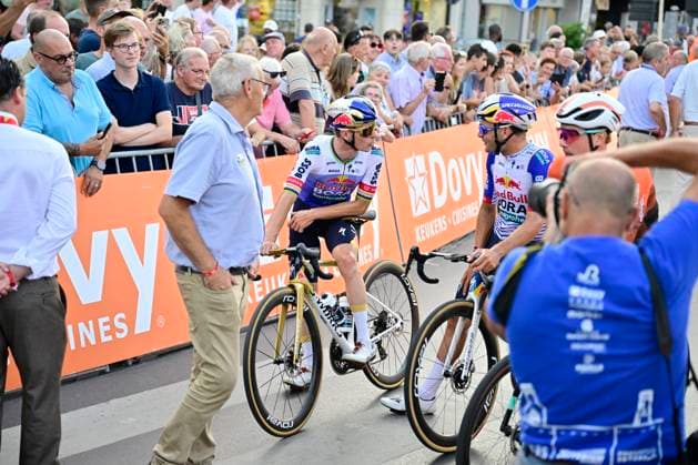 Na-Tourcriterium Roeselare - 28 07 2026 ROESELARE, BELGIUM - JULY 28 : Evenepoel Remco (BEL) of Red Bull BORA Hansgrohe and Vermeersch Gianni (BEL) of Red Bull BORA Hansgrohe before the start of the race during the post Tour de France criterium of Roeselare on July 28, 2026 in Roeselare, Belgium, 28 07 2026 Roeselare Belgium  Copyright: xJanxDexMeuleneirx