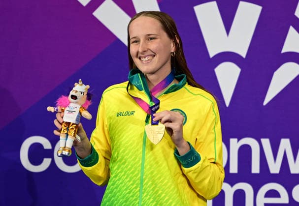 COM26 BOXING, Gold medalist Kirralee Hayes of Australia during the Women™s 50m Freestyle S13 Final medal ceremony at the Glasgow 2026 Commonwealth Games at the Tollcross International Swimming Centre in Glasgow, Scotland, Tuesday, July 28, 2026. ( NO ARCHIVING, EDITORIAL USE ONLY Glasgow Scotland United Kingdom  Copyright: xLUKASxCOCHx 20260729138677982056