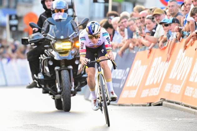 Na-Tourcriterium Roeselare - 28 07 2026 ROESELARE, BELGIUM - JULY 28 : Evenepoel Remco (BEL) of Red Bull BORA Hansgrohe in action during the post Tour de France criterium of Roeselare on July 28, 2026 in Roeselare, Belgium, 28 07 2026 Roeselare Belgium  Copyright: xJanxDexMeuleneirx