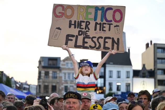 Na-Tourcriterium Roeselare - 28 07 2026 ROESELARE, BELGIUM - JULY 28 : Illustration picture of fans of Evenepoel Remco (BEL) of Red Bull BORA Hansgrohe during the post Tour de France criterium of Roeselare on July 28, 2026 in Roeselare, Belgium, 28 07 2026 Roeselare Belgium  Copyright: xJanxDexMeuleneirx