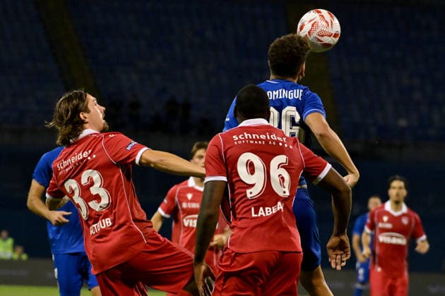 ZAGREB; CROATIA - JULY 28: Sergi Dominguez of Dinamo Zagreb (R) in action against Brighton Labeau of Thun (C) during the UEFA Champions League QR-2 second match between Dinamo Zagreb (CRO) and Thun (SUI) at Stadion Maksimir, Zagreb on July 28, 2026 in Zagreb, Croatia. (Photo by Igor Kupljenik Sports Press Photo).  Copyright: xIgorxKupljenikx xSPPx Sportspressphoto_SPR198054